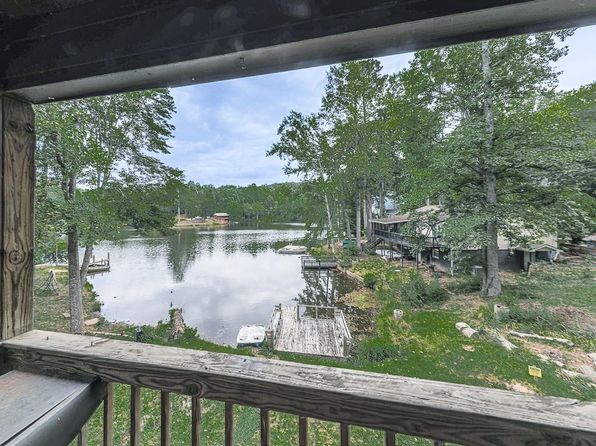 688 Twin Mountain Lake Dr, Talking Rock, GA 30175
