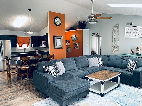 3rd image of 1121 Sourgum Ln