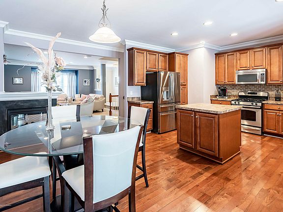 3rd image of 49 Pate Dr