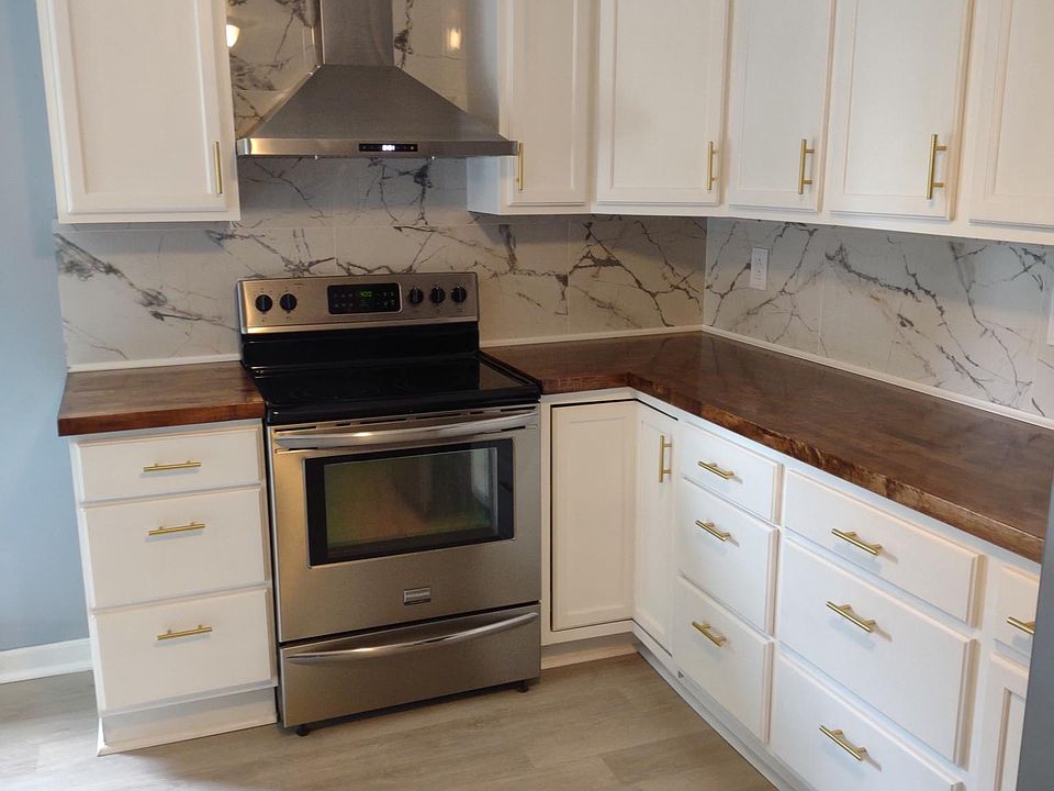 1st image of 110 Park Pl