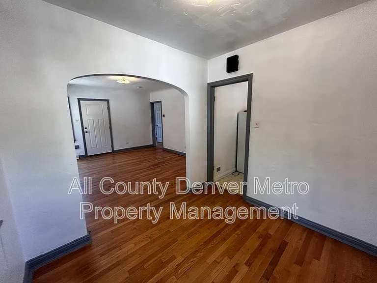 2111 S Emerson St — Photo 3