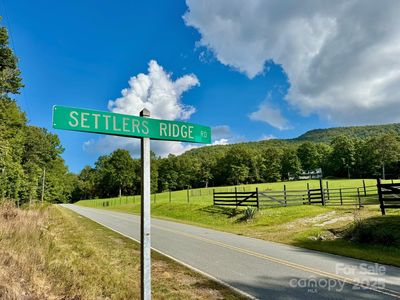 28 Settlers Ridge Rd, Hendersonville, NC, 28739