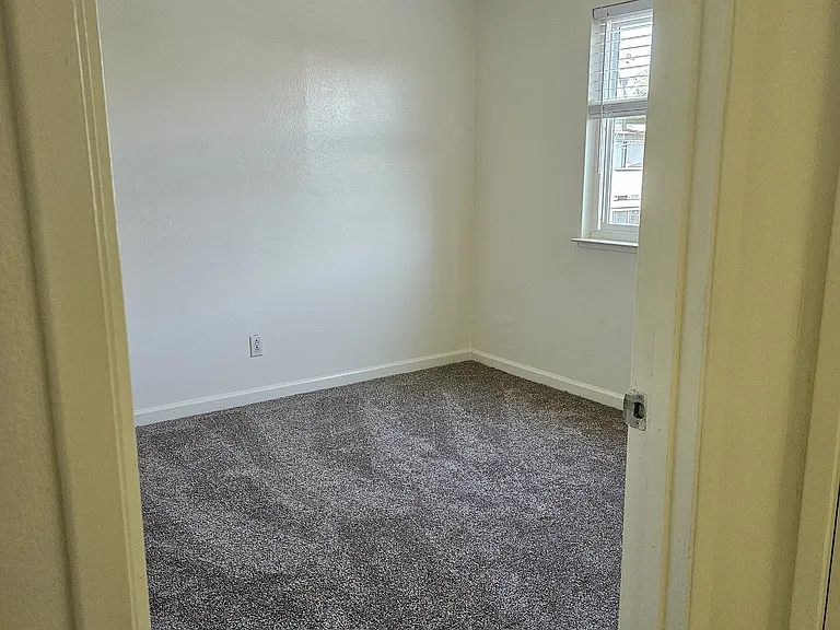 127 Villa Ct #6 — Photo 38