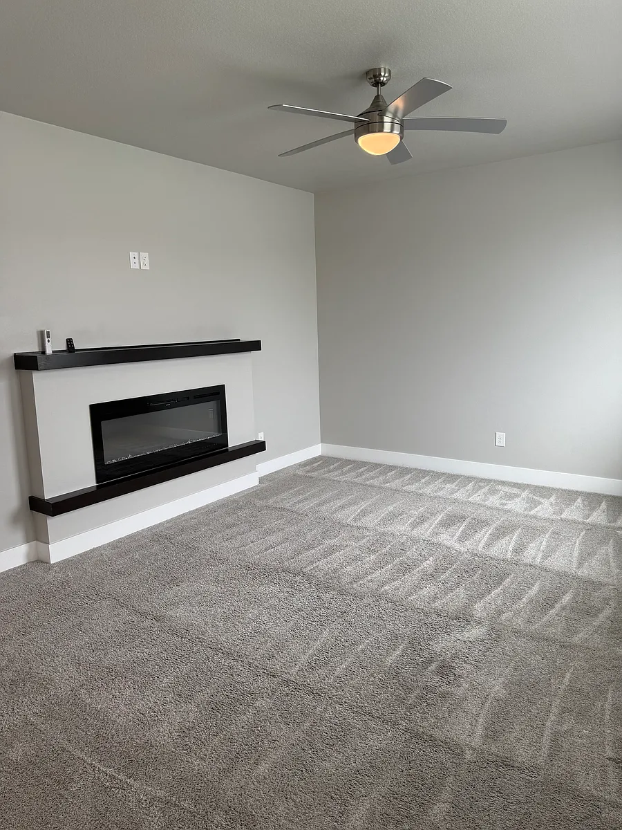 Building Photo - 15230 Deerview Dr #1