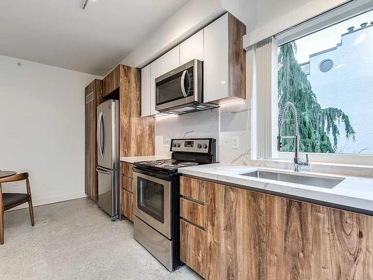 1170 Barclay St #206 — Photo 10