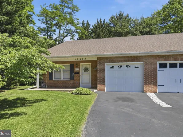 17904 Sand Wedge Dr, Hagerstown, MD 21740