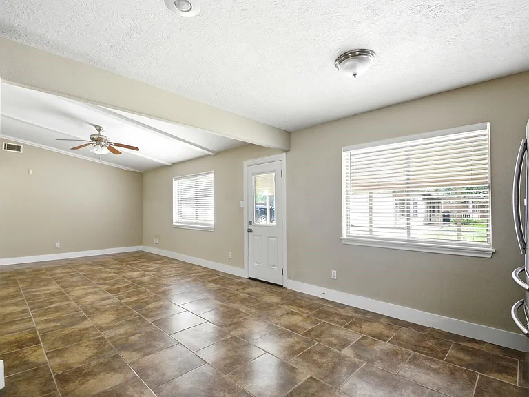 1511 Sungail Dr — Photo 17