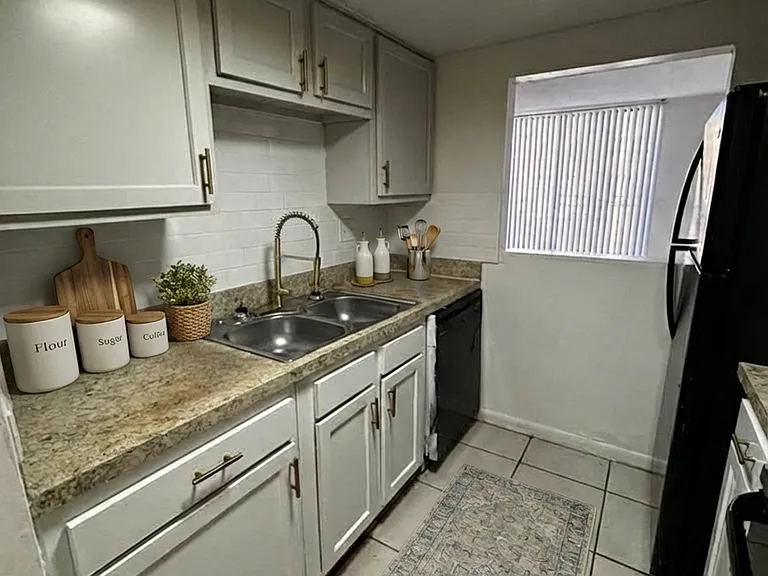 3263 Bourbon Aly W #A — Photo 9
