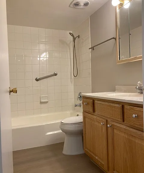 2403 S Goebbert Rd — Photo 7