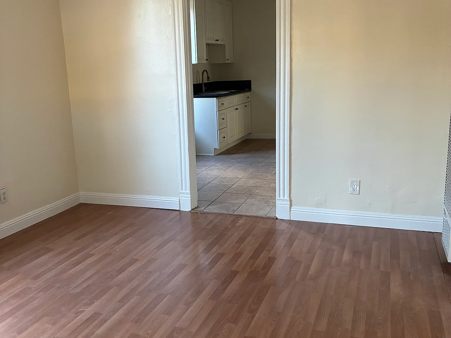 3 bed, 905 sqft, $2,900 — Photo 4