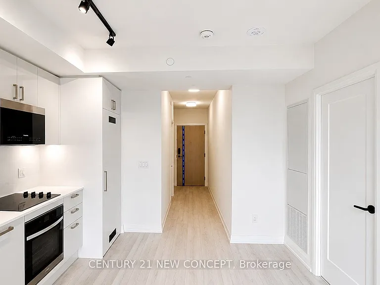280 Dundas St W #705 — Photo 8