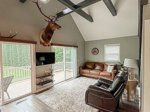 5th image of 2479 Melby St