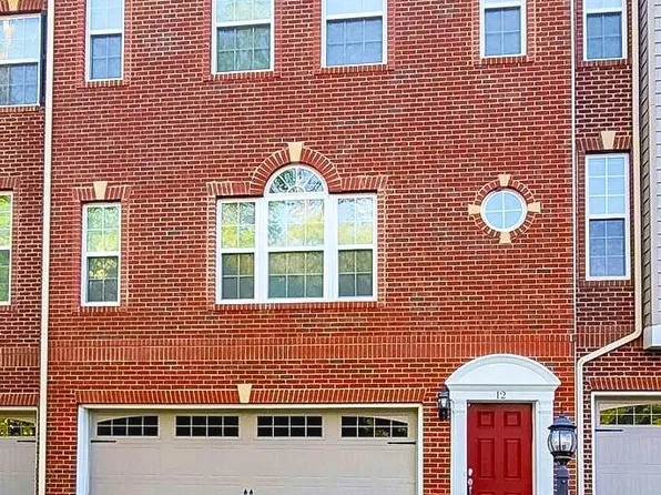 12 Charles Overlook Ln, La Plata, MD 20646