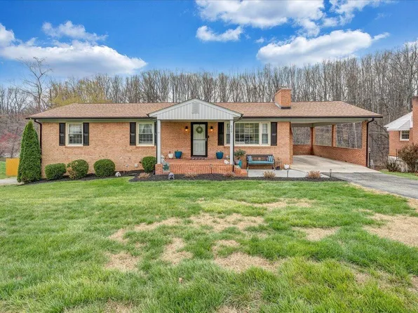 230 Dawnridge Dr, Vinton, VA 24179