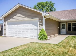 306 E Salem Ave, Indianola, IA 50125