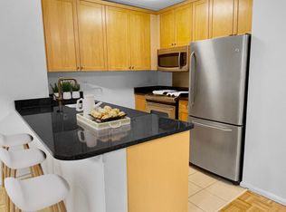 301 Elizabeth St #206, New York, NY 10012