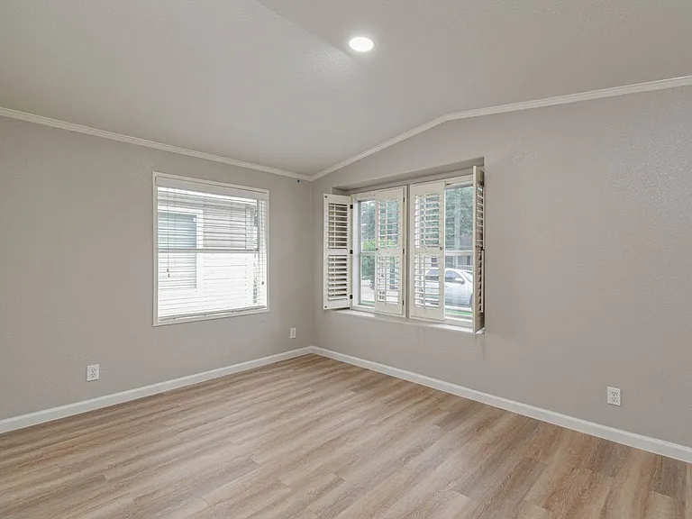 10210 Berrypatch Ln — Photo 4