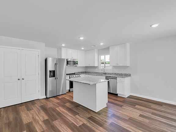 5th image of 210 Ivydale Dr Lot 3