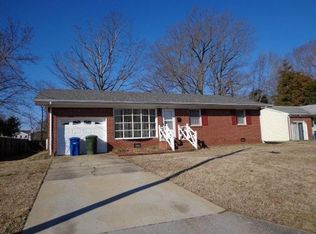 33 Crutchfield Dr, Newport News, VA 23602