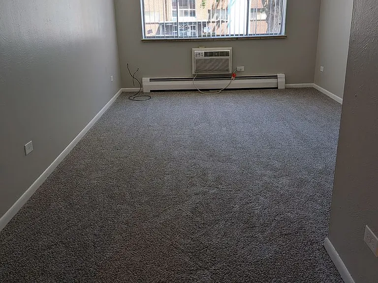 95 N Clarkson St Carolyn Arms Apartments — Photo 14