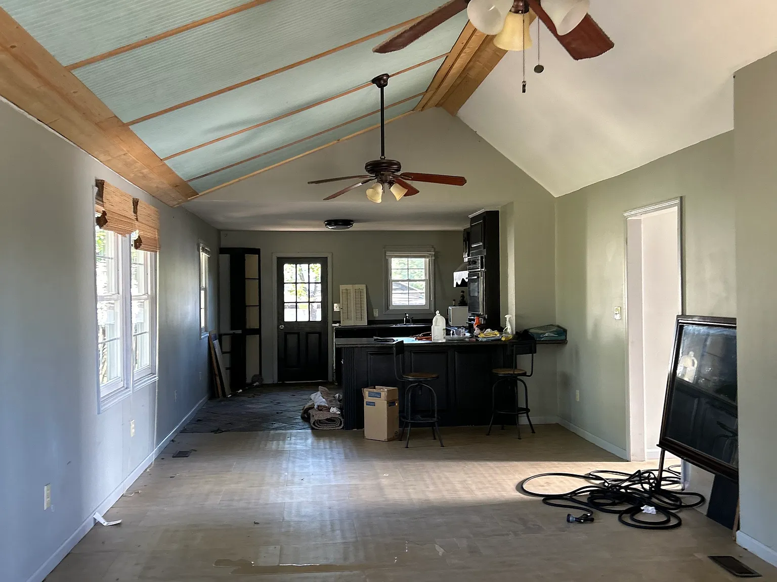 2 bed, 1400 sqft, $1,400 — Photo 2