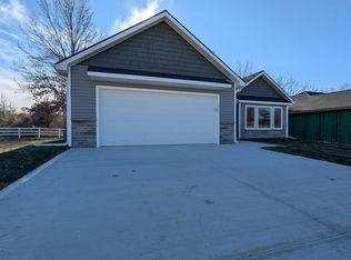 216 E Colony St, Clinton, MO 64735