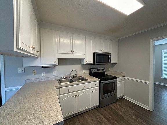 5th image of 205 Sunridge Ln