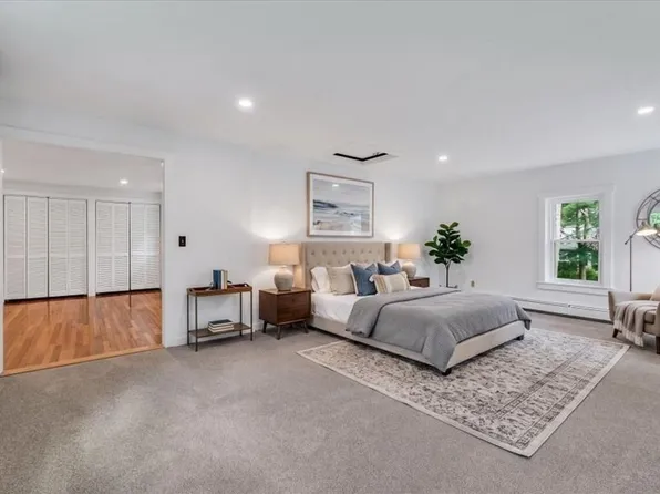 3 Viber Ln #1, East Falmouth, MA 02536