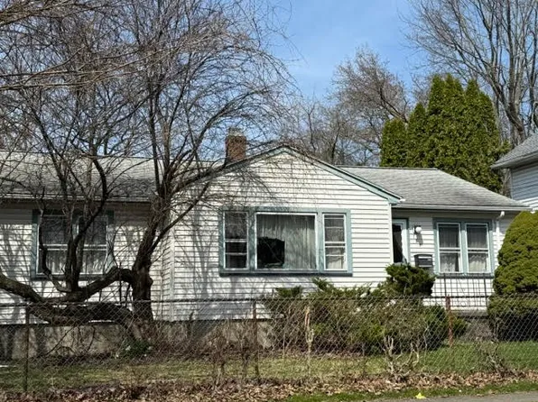 157 Cummings St, Rochester, NY 14609