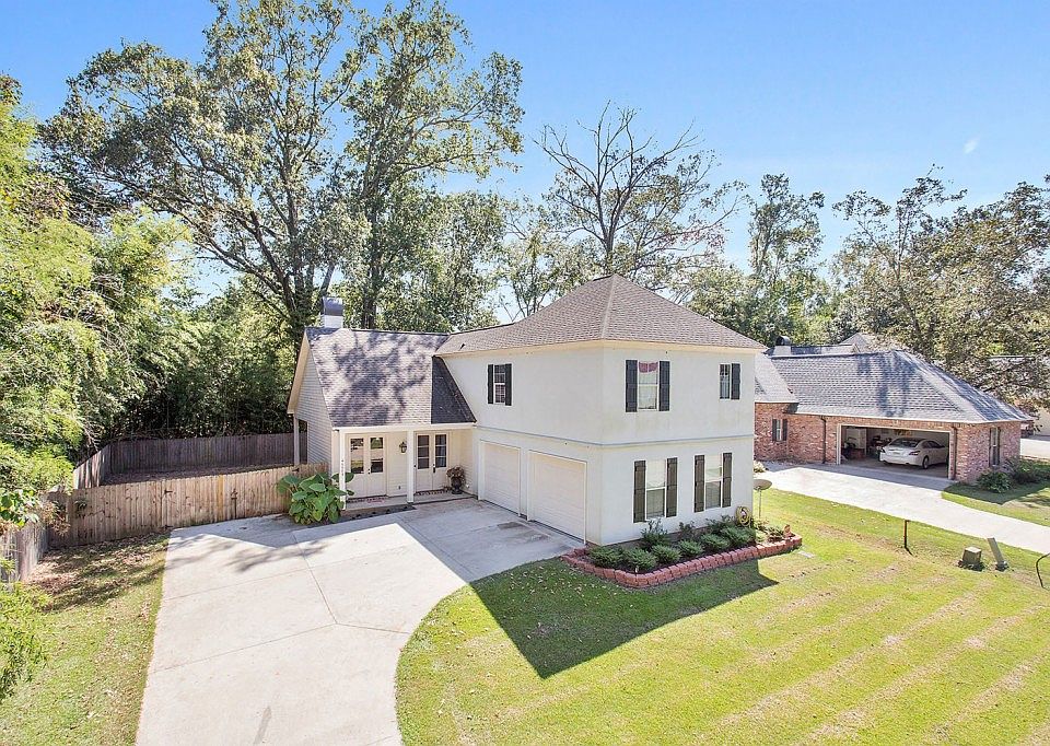 1st image of 9904 Belle Dr