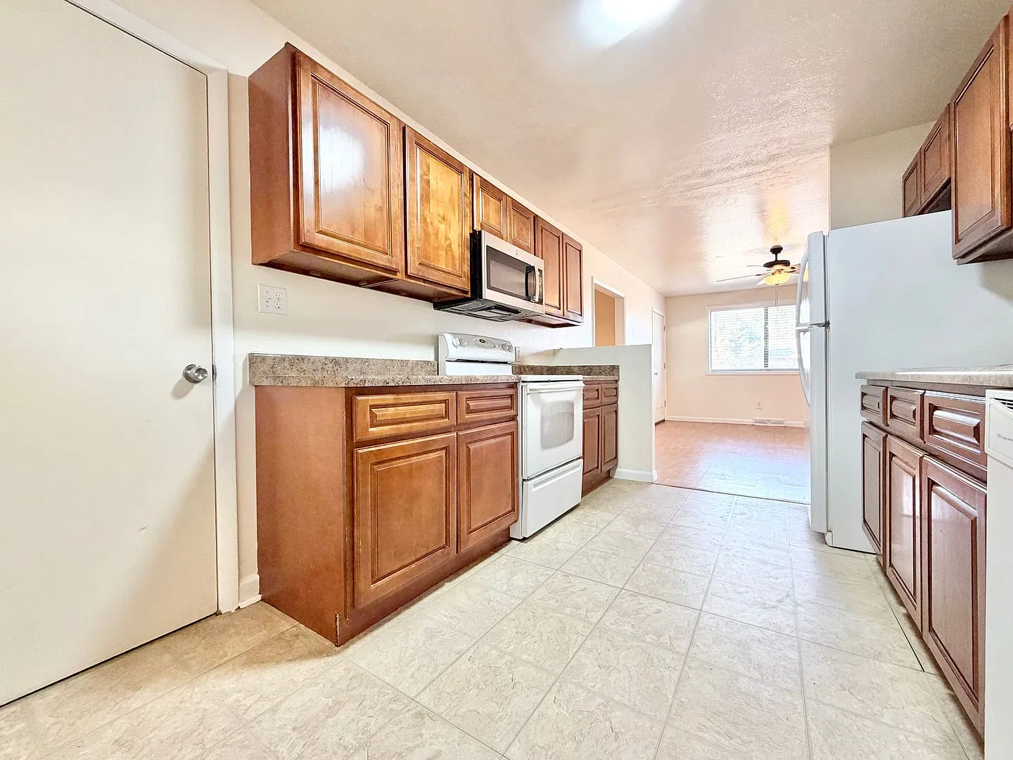 Spacious Lakewood Duplex Steps from O'Kane Park Available for Immediate Rental — Photo 4