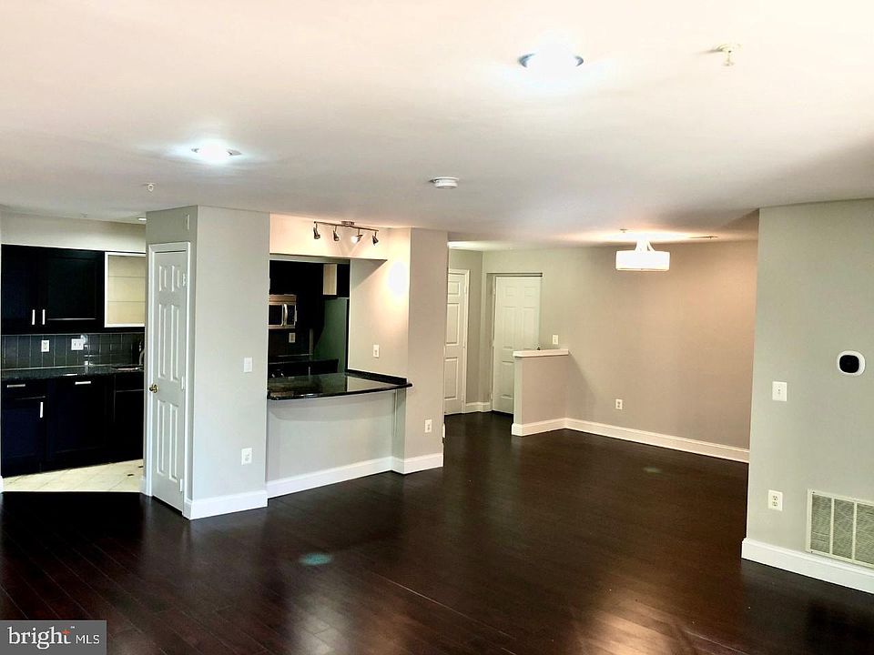 1st image of 633 Admiral Dr Unit 205