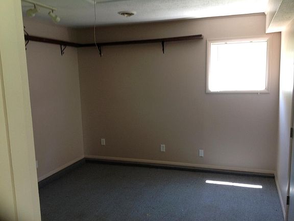 5th image of 640 Karen Pkwy