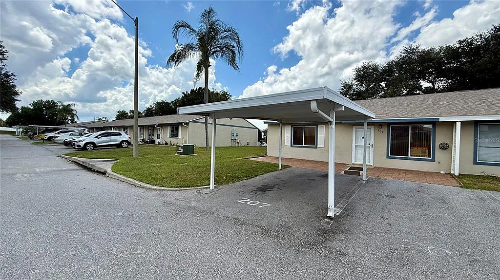 2 bed, 2.0 bath, 1073 sqft, $1,400 — Photo 2