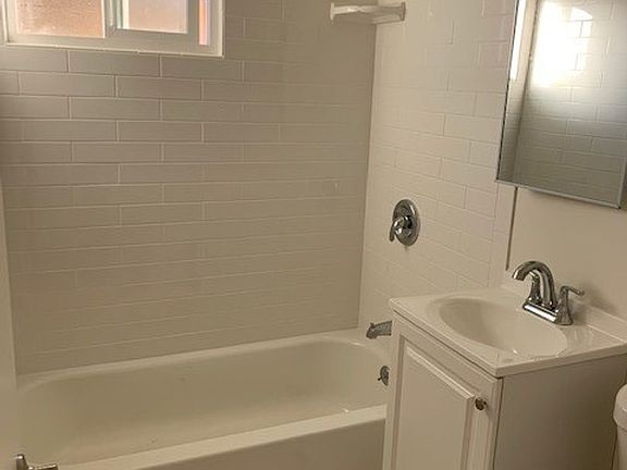 5th image of 13837 Woodruff Ave #D