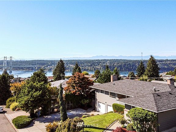 Views from this home range from the Narrows Bridges to Gig Harbor offering views of the Sound and Olympic Mountains.