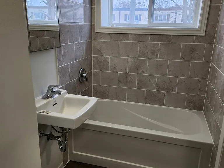 231 D Brittany Dr — Photo 6