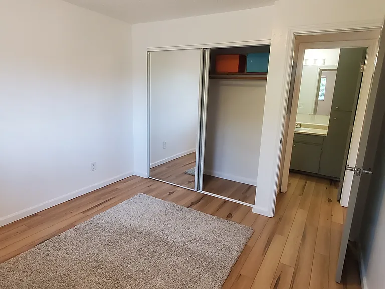 Rainier Terrace — Photo 9