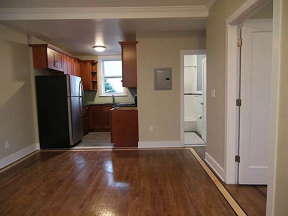 2nd image of 4403 31st Ave APT 4R