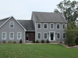 14 Robertson Rd, Cromwell, CT 06416