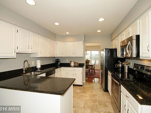 4th image of 9808 Burke Pond Ln