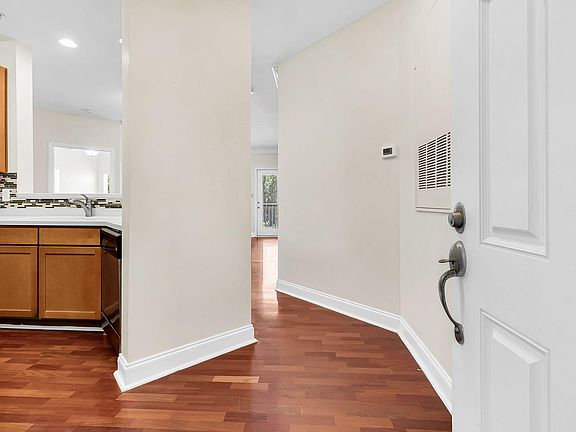 4th image of 1410 Basildon Rd