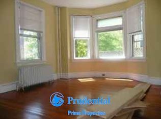 3 Robinson St, Newport, RI 02840