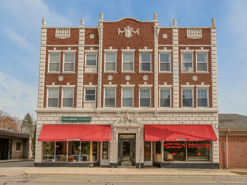 219 S Main St