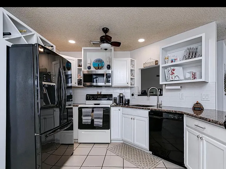 9190 Tivoli Pl — Photo 17