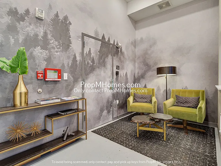 1825 SE 50th Ave #301 — Photo 16