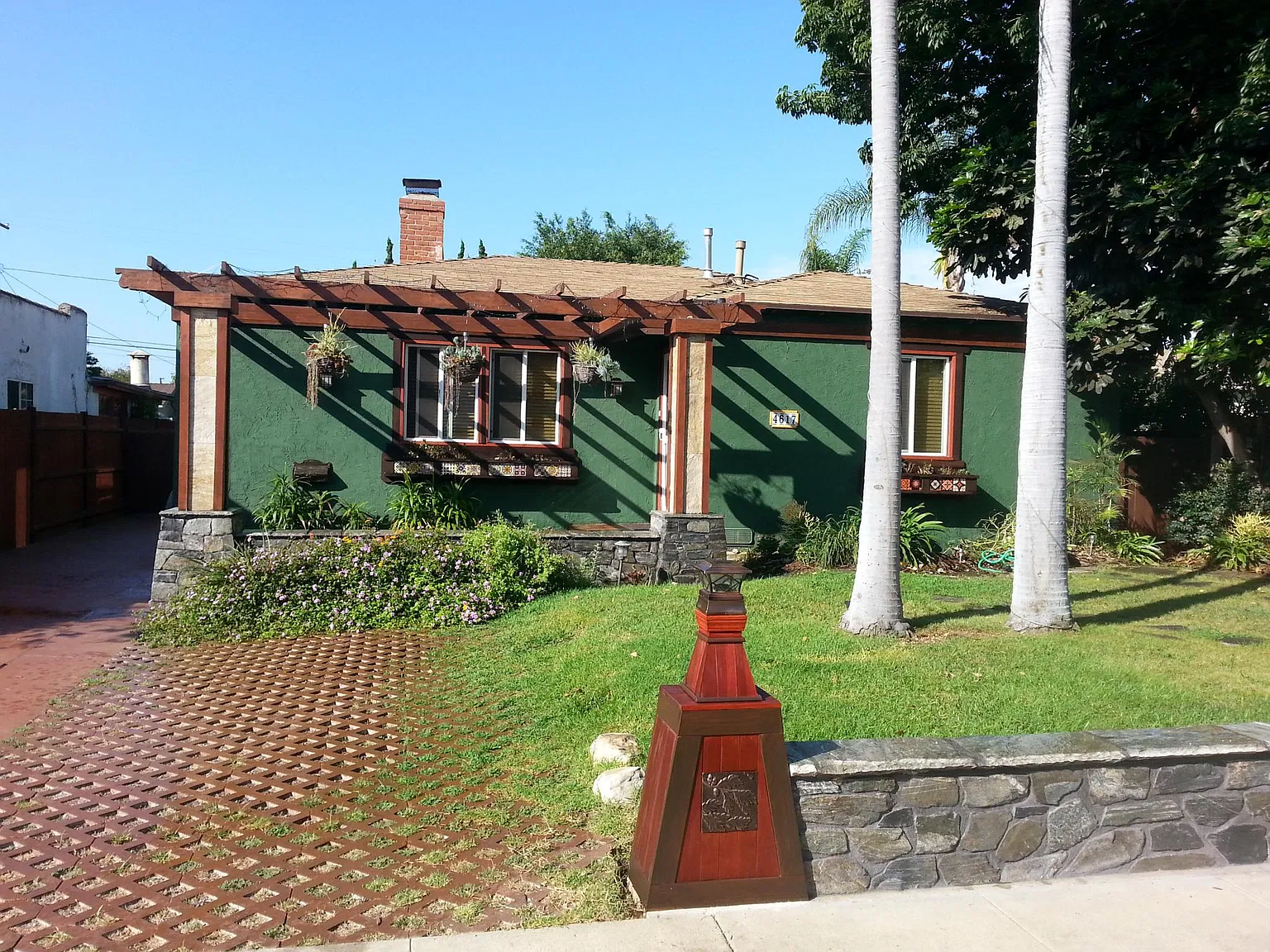 3 bed, 1200 sqft, $4,250 — Photo 2