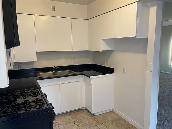 4th image of 11023 Hatteras St