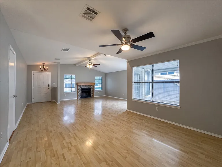 13004 Campos Dr — Photo 7