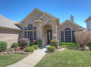 945 Tara Dr, Burleson, TX 76028